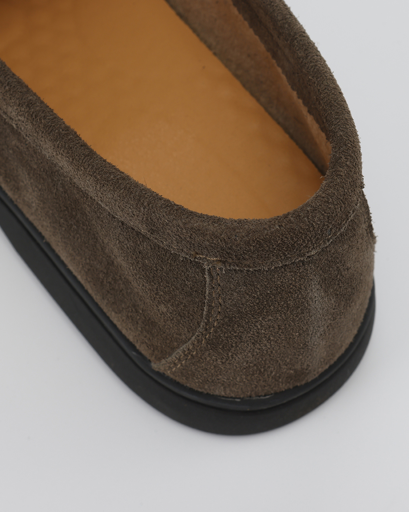 Mocassins en daim haut de gamme - Semelles noires